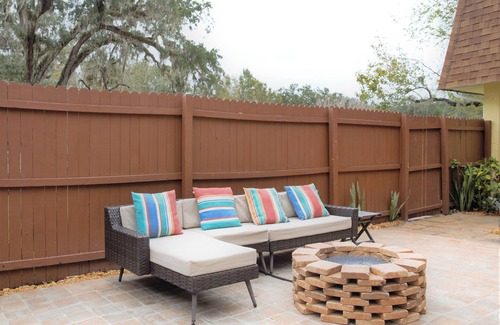 Port Orange Maison | The Sunny Townhome - Minutes from International Speedway and Daytona Beach