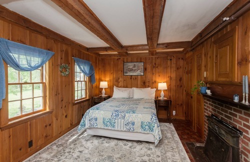 North Berwick Hôtel | The Sunroom Suite-3 spacious rooms, full kitchen 20 minutes to ocean