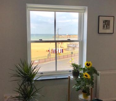 Margate Appartement | The Sunset Apartment - Margate Beach - By Goldex Coastal Breaks