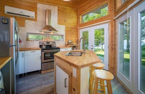 Brocton Chalet De Ski | The Sunset Hideaway in Portland, NY