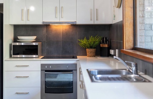 Angourie Appartement | The Surf Pad - Oceanstays - Pet Friendly