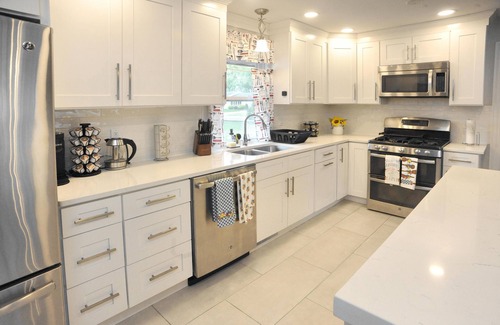 Portage Maison | The Swan- The best place to stay in Portage Beautiful 4-Bed 2-Bath House