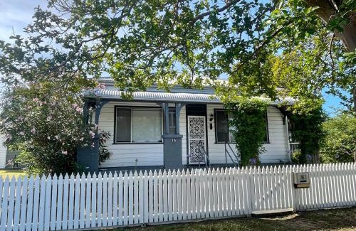 Cessnock Maison | The Sweet Grapevine Cottage