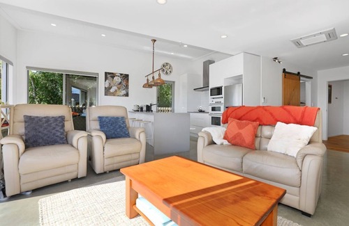 Waipahihi Maison | Base: 4 Extra: $30 2/15 Boundary Road, Taupo