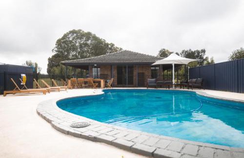 Lovedale Maison | The Tatler Lodge