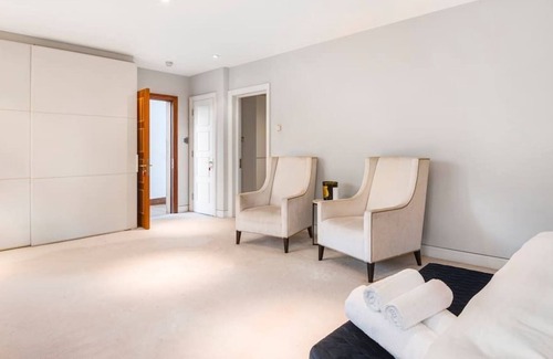 Frognal and Fitzjohns Maison | The Templewood Mansion