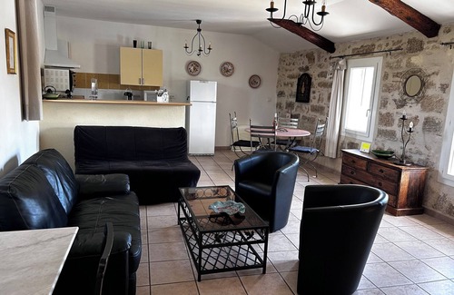 Pezenas Cottage | Rare à Pézenas! maison de campagne*** à 5mn du centre ville .Clim. 4pers
