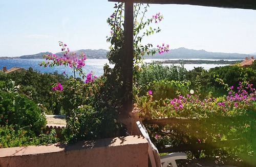 Villaggio Piras Villa | Cottage se détendre par la mer, vue sur la mer véranda et Caprera dans quartier calme et verdoyant