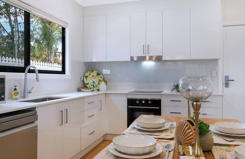 Macgregor Maison | The Terrarena Family Stay near Shopping and Eateries