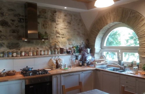 Fornole Maison | The thatched house of the Horti Amerini