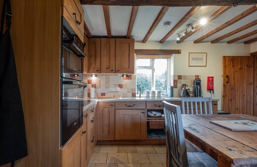 Sedgeberrow Maison | The Threshing Barn - Stunning 5 Bedroom Retreat!
