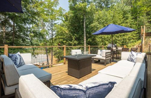 Interlochen Maison | The Timber Shore @ Interlochen Private Lakefront Hot Tub Game Room 12 Forested Acres