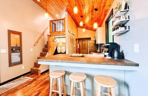 Oakland Cottage | The Tiny House @ Deep Creek Lake - centrally located to everything Deep Creek