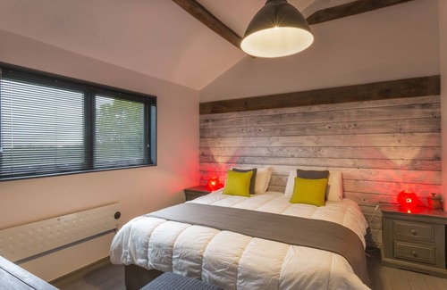 Capdrot Station Balnéaire | The Tobacco Barn - Four Bedroom Resort, Sleeps 10