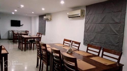 Thoraipakkam Hôtel | The Townhall (Unit of Prohotel)