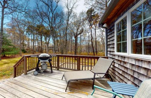 North Eastham Maison | The Tranquil Heron Cottage