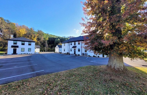 Tazewell Appartement | The Traveler on Main - Suite 3