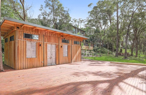 St. Georges Basin Maison | The Treehouse - Pet Friendly home in Jervis Bay!