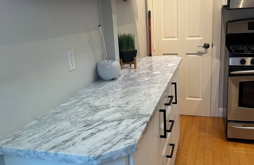 Eureka Valley Cottage | The “Treehouse” centrally-located quaint Cottage w/ views!