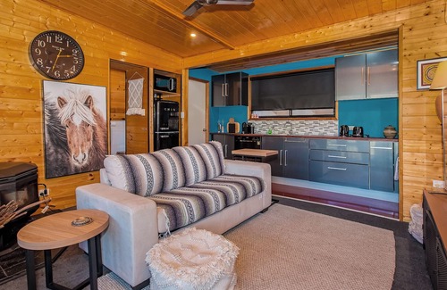 Gunderman Cabine | The Treehouse Gunderman with river views