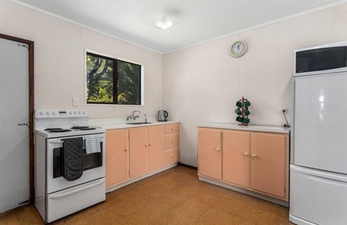 Waihau Bay Maison | The Treehouse- Whanarua Bay