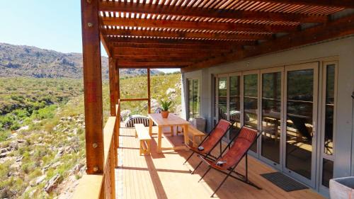 Op-die-Berg Appartement | The Trout Pod