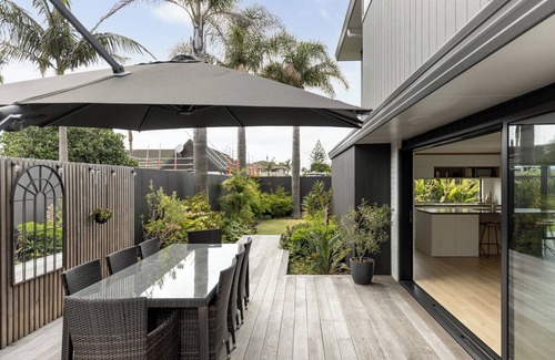 Mount Maunganui Maison | The Tui Tropics ~ Mount Maunganui - Beyonder Holiday Homes