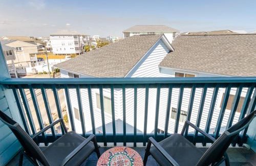 North Carolina Coast Maison | The Turquoise Jay by Bryant Real Estate