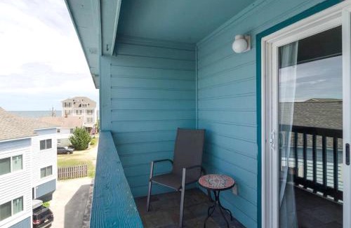 North Carolina Coast Maison | The Turquoise Jay by Bryant Real Estate