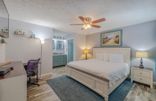 El Centro Beach Maison | The Turtle House- Quiet complex, 2 BR/2 BA
