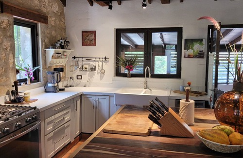 Middlesex Villa | The Tuscan House Villa