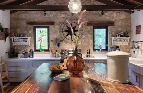 Middlesex Villa | The Tuscan House Villa