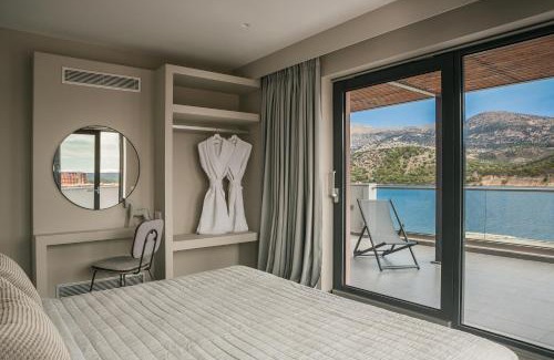 Argostoli Town Appartement | The Twelve Suites Collection