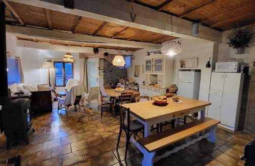 Theus Maison | Maison dans un village perché, un refuge pour les amoureux de la nature !