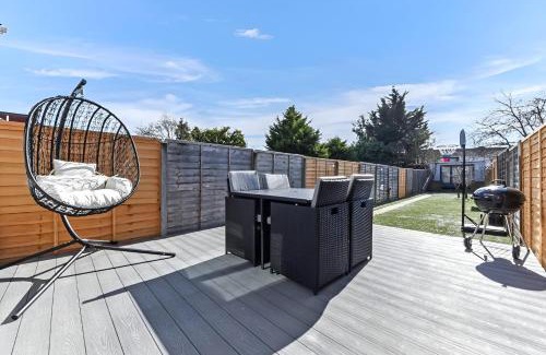 Turkey Street Appartement | The Ultimate Hangout 4BR Modern House with Garden