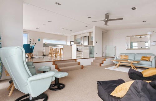 Papamoa Beach Maison | The Upper Deck - Papamoa