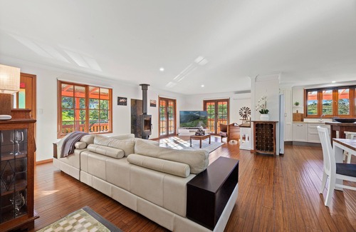 Central Tilba Maison | The Valley Farm Stay in the heart of the Tilba village