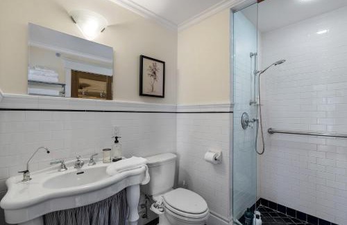 Mount Pleasant Maison | The Vancouver Heritage Home - Mount Pleasant