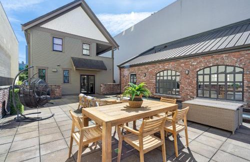 Mount Pleasant Maison | The Vancouver Heritage Home - Mount Pleasant
