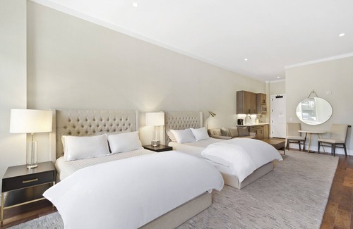 East Garden City Hôtel | The Vanderbilt Hotel Suites