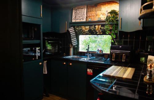 Burnham-on-Sea Maison | The Velvet Hideaway