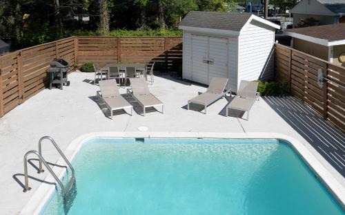 Northeast Virginia Beach Maison | The VIBE House with POOL
