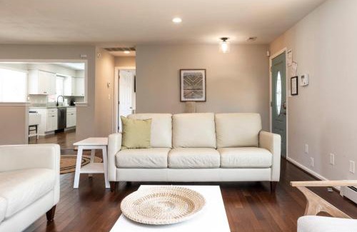 Northeast Virginia Beach Maison | The VIBE House with POOL