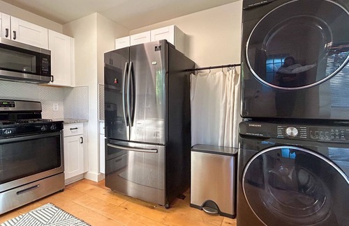 Blackshear-Prospect Hill Maison | The Vibe Yard - 3BR House + Yard