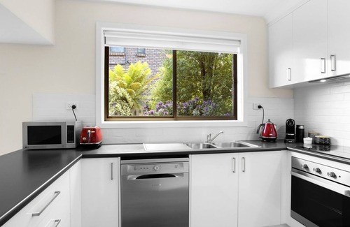 Sandy Bay Appartement | The View 2 bed unit with stunning Hobart outlook