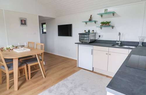 Overton-on-dee Cottage | The View