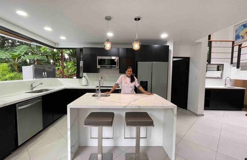El Cerro Maison | Chef-d'œuvre architectural dans un cadre tropical près de la plage