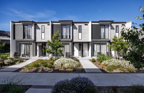 Upper Hutt Hôtel | The Village Apartments at NZCIS