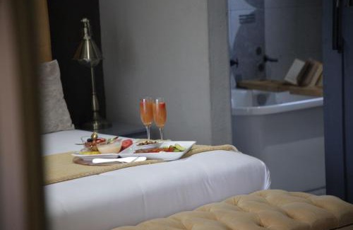 Acornhoek Maison | The Village GuestHouse