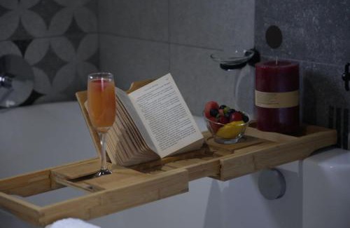 Acornhoek Maison | The Village GuestHouse